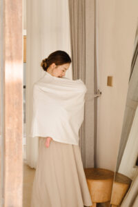 [NEW IN] 360° SPOTTED POLKA NURSING COVER