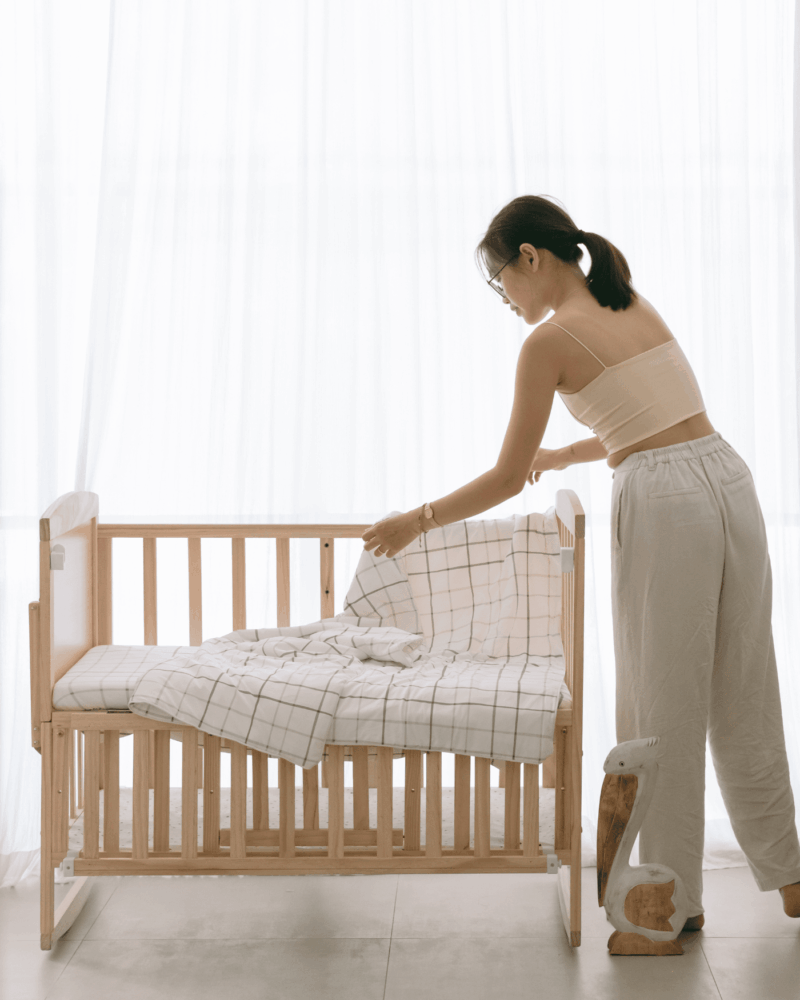 SUMMER CRIB SHEET - PLAID PRINT